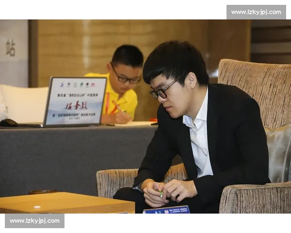 柯洁最新围棋对局精彩回顾：棋坛新星争锋激烈对决